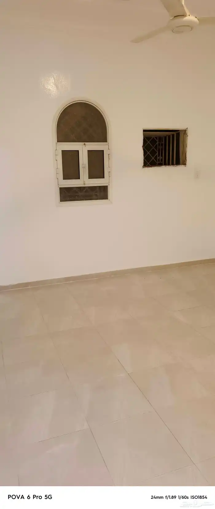 شقه جديده مكونه من 3 غرف مساحه كبيره وحمامين ومطبخ وصاله 1