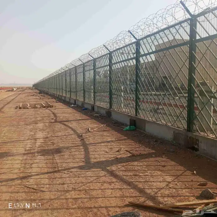 شبوك مزارع وشبوك حكوميه وملاعب الكرة وحديايق وسارحات 1