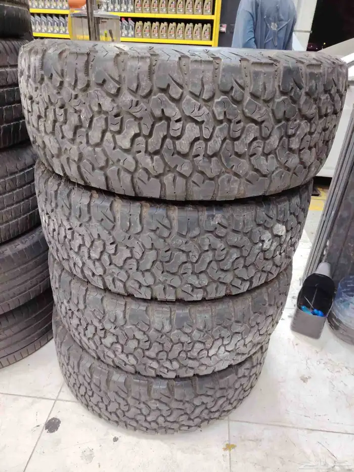 يوجد كفرات جودير أمريكي مقاس 285 70 18 3