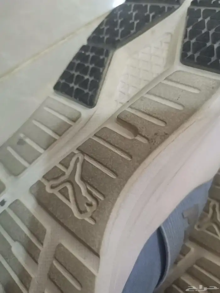 جزمة puma الأصلية استعمال مرتين لساتها نظيفة 1