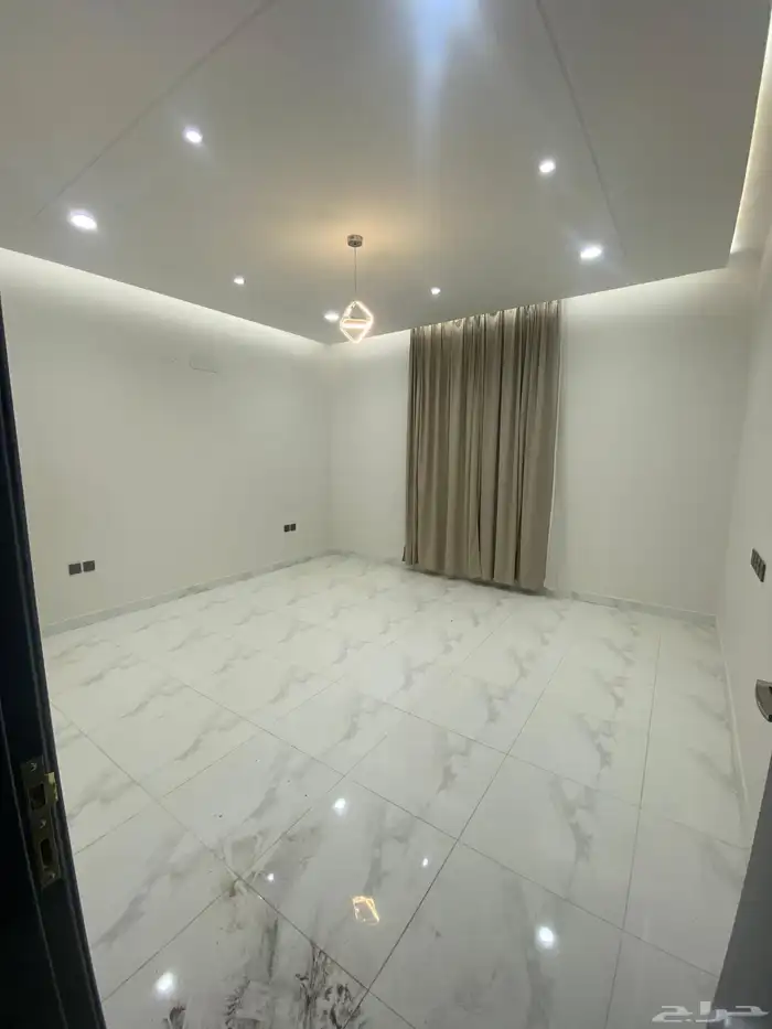 شقة نظيفة للايجار بأبها 4