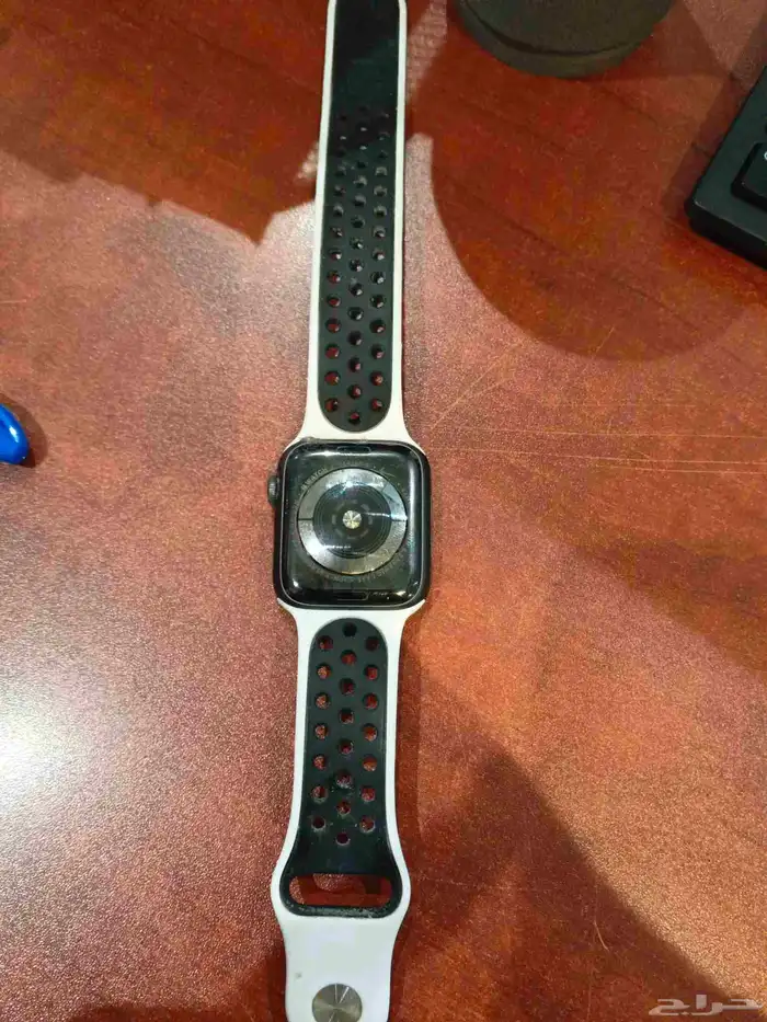 ساعة Apple watch 5 اصدار نايك 1