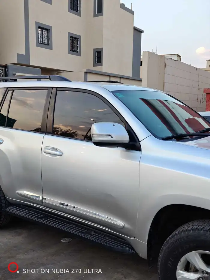 برادو 2010 نضيفه للبيع 1