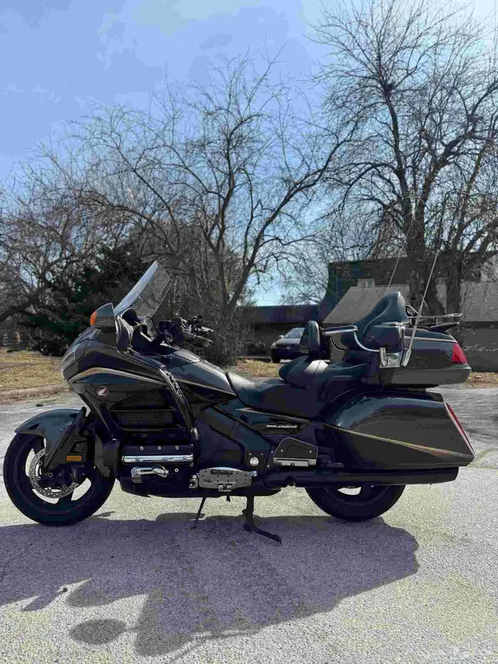 دباب رحال القولدوينق GOLDWING 2016 2