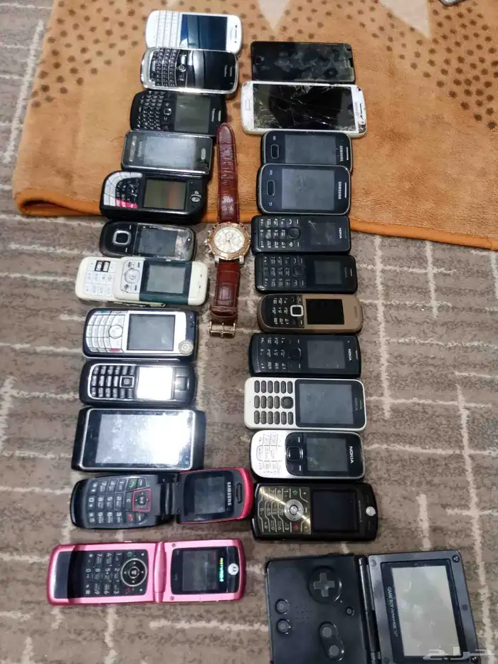 جوالات و ساعة قديمة للبيع جملة 0