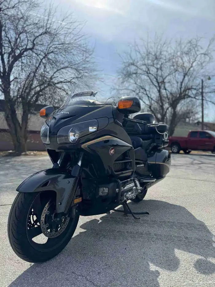 دباب رحال القولدوينق GOLDWING 2016 0