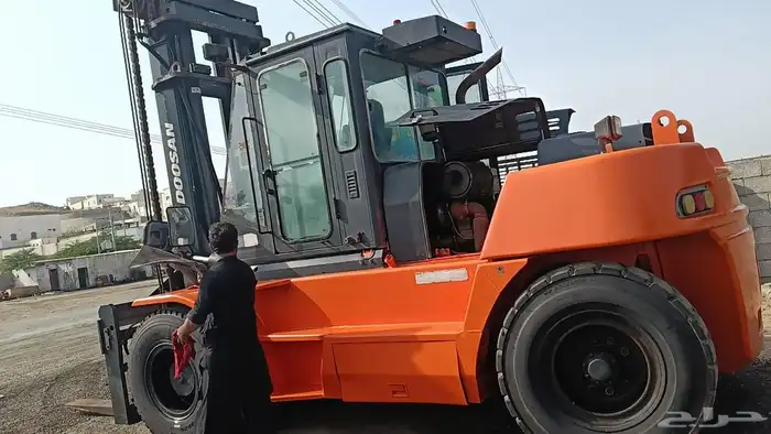 سيزر لفت للايجار اليومي والشهري رافعات شوكية 5