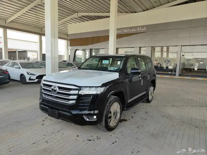 تويوتا لاندكروزر GXR L4 بنزين اسود 2025 0