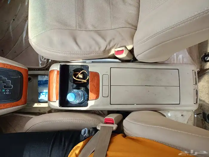للبيع سيارة لكزس الفئة   أر أكس 330 Lexus RX 330 سنة الصنع 8