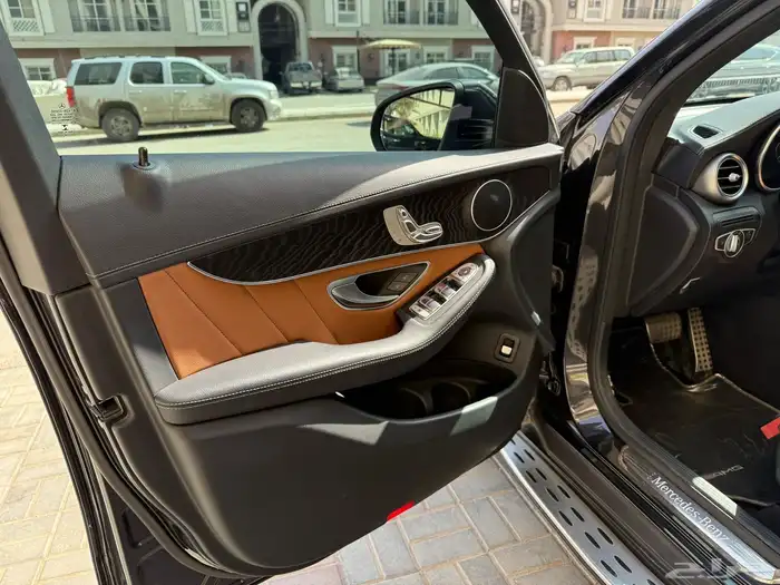 للبيع جيب مرسيدس موديل - 2021 - GLC 200 Coupe 4MATIC 8