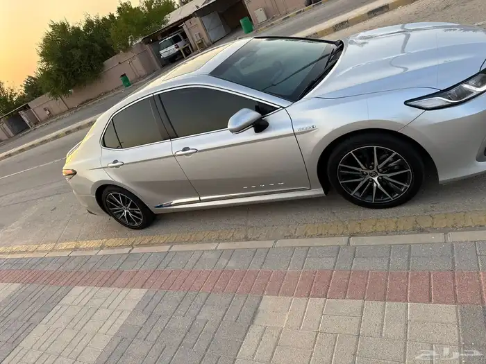للبيع كامري GLE 2022 فل كامل هايبرد 2