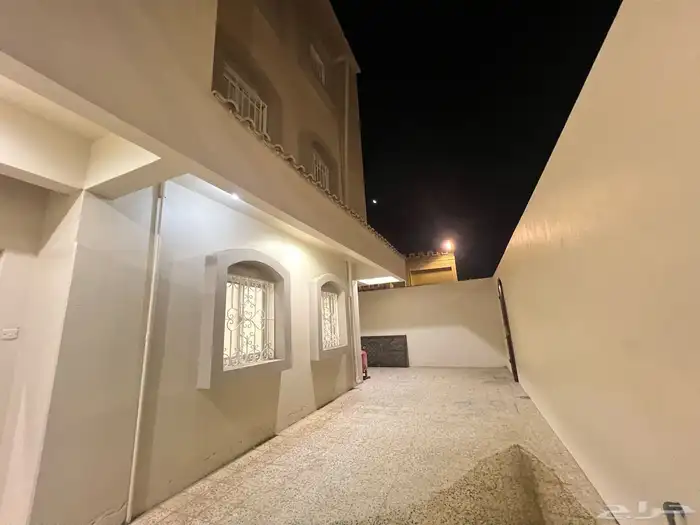 عمارة كاملة على شارعين للايجار السنوي 1