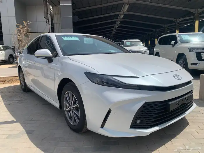 كامري E موديل 2025 سعودي صاادر لوحة 0