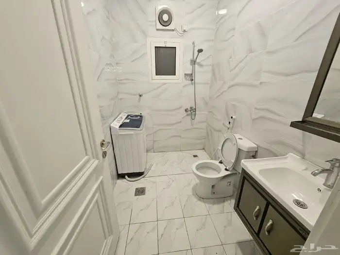 شقة مؤثثة للإيجار بحي الصفا 4