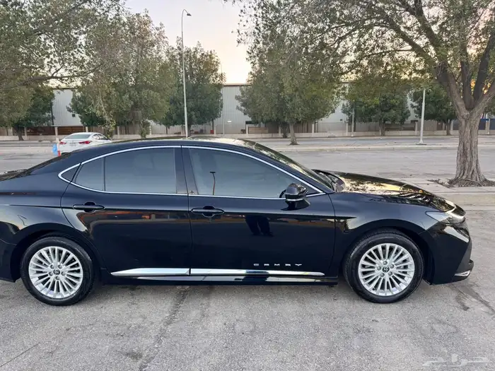 للبيع كامري2025 1