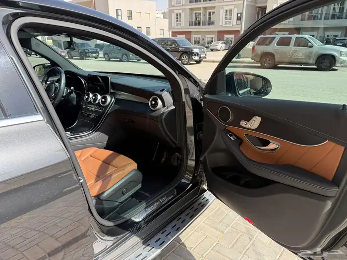 للبيع جيب مرسيدس موديل - 2021 - GLC 200 Coupe 4MATIC 7