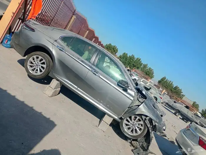 تويوتا كامري 2021 ---  2017 تشليح فقط 2