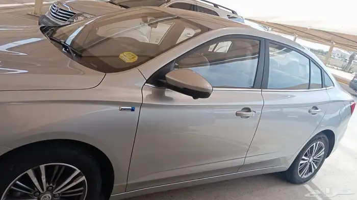 MG 5 للتنازل شبه جديدة 7