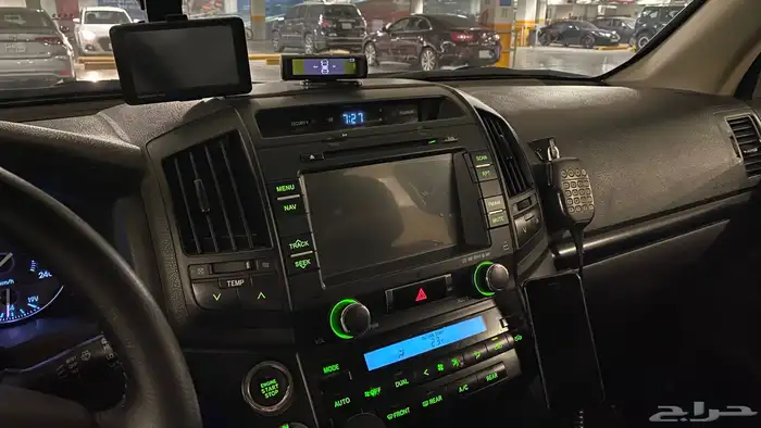 تايوتا لاندكروزر GXR 8 مجهز كامل للبر 12