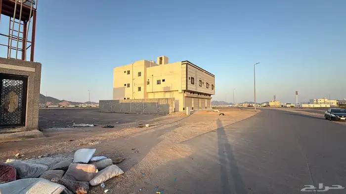 ارض تجارية للبيع في المدينه المنوره حي غرب ابو مرخه 2