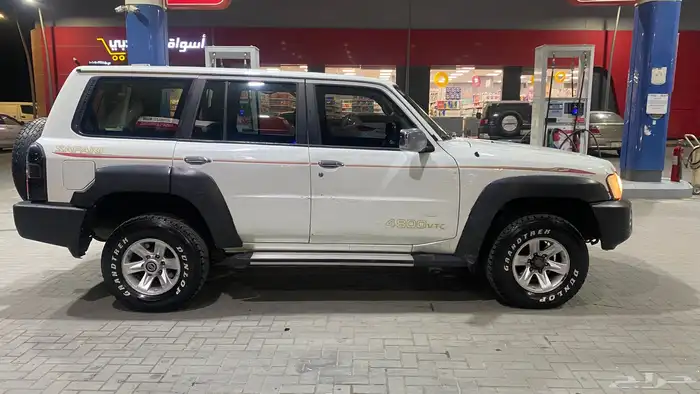 نيسان 2