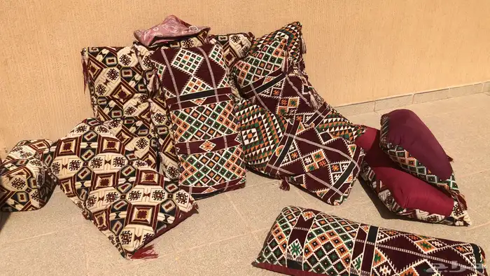 مساند ظهر اثاث للبيع 0