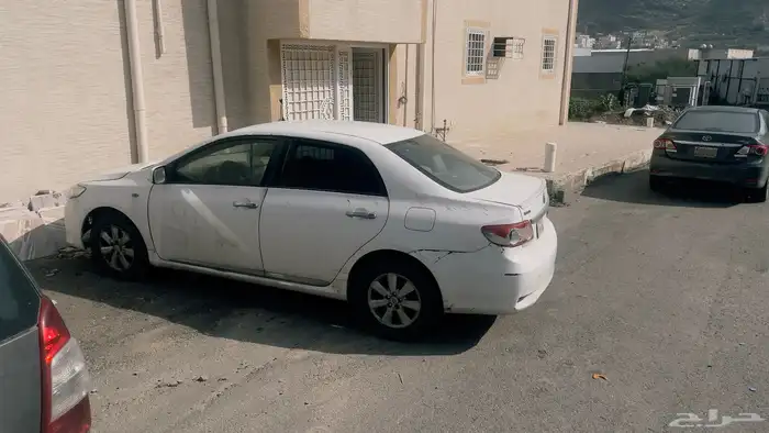 كرولا 2011 قير عادي للبيع 4