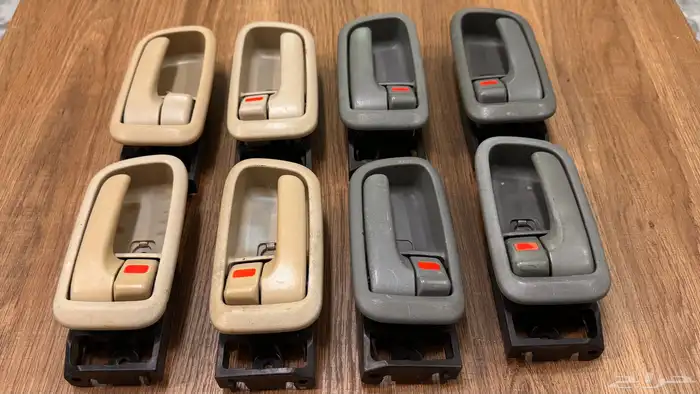 طقم يدات مقابض ابواب داخليه لاندكروزر صالون 2002 2