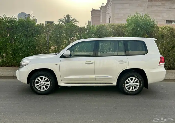 لاندكروزر GXR3 2010 3