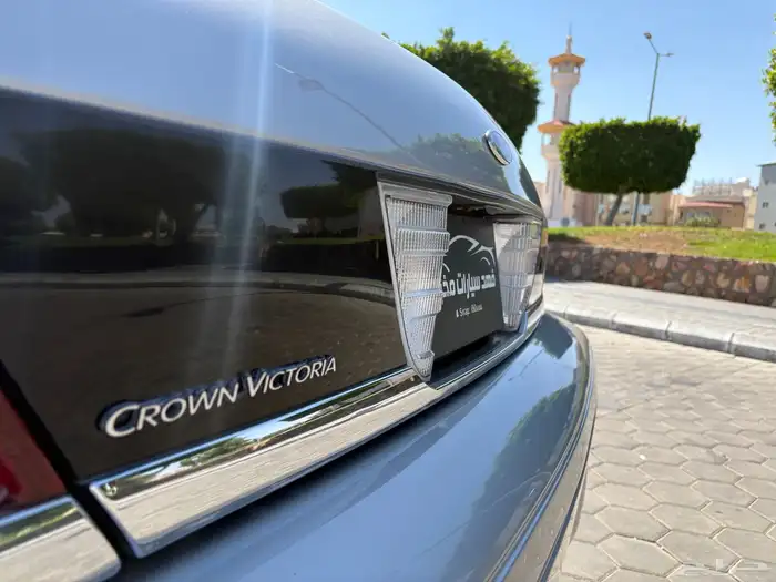 فورد فكتوريا مخزن 18