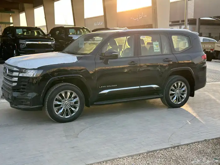 تويوتا لاندكروزر الموديل2025 فل كامل ورد الكويت رقم5 2