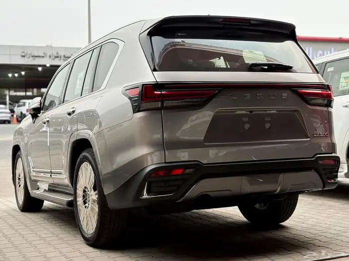 لكزس LX 2025 بنظام الدفعتين بدون هامش ربح 3