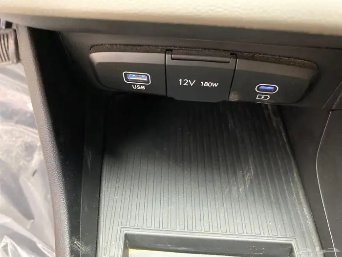 اكسنت فليت 2026 4