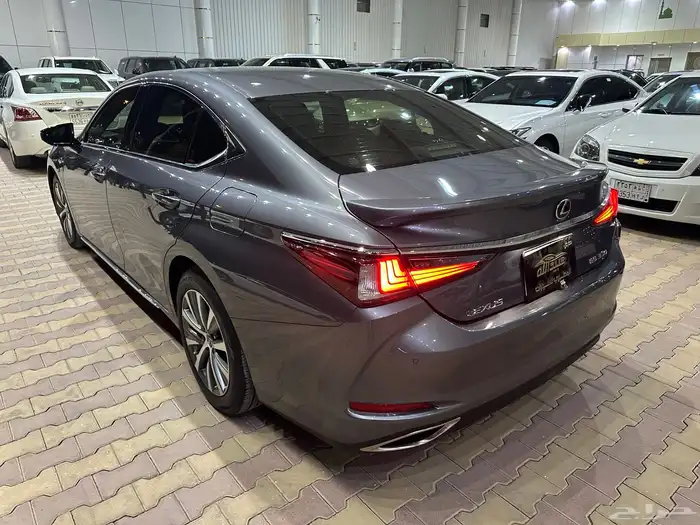 لكزس ES 350 موديل 2019 استاندر 25