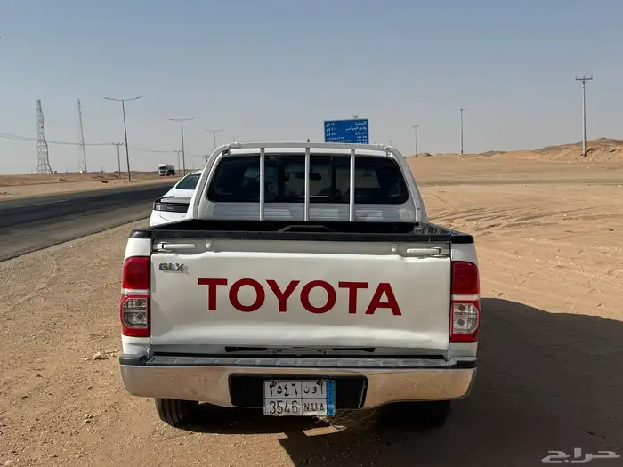 سياره Toyota هايلوكس للبيع 1