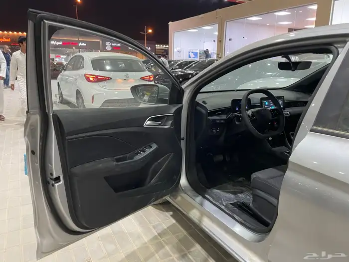 ام جي 2025 3استاندر سعودي(بنزين)1.5L 8