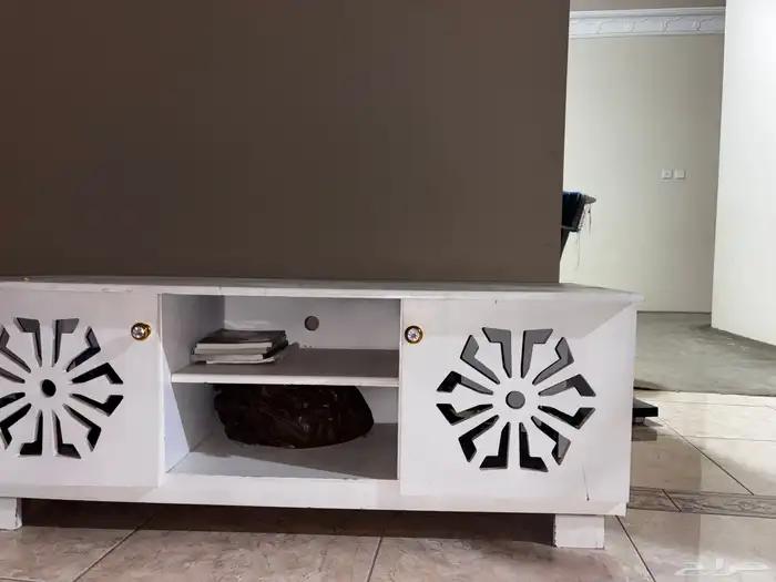 طاولة تلفزيون مستخدمة 0