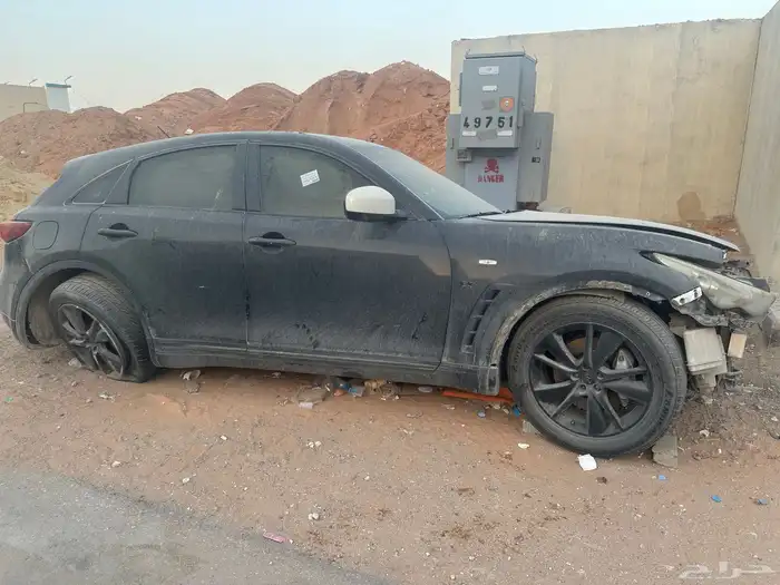 انفنتي 2015 تشليح QX70 0