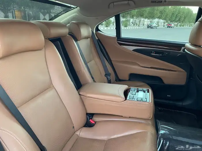 لكزس  LS460 2016 بريمي لارج فل كامل للبيع 13
