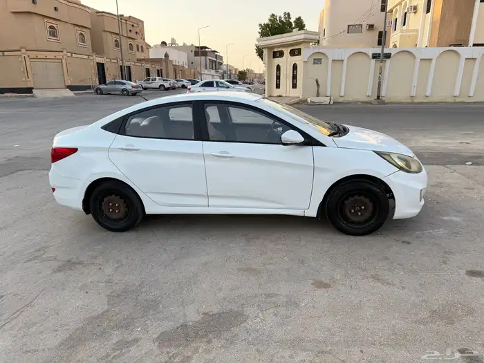 للبيع أكسنت 2014 3