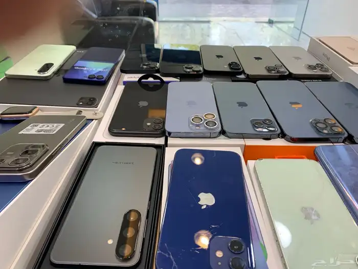 ايفون وسامسونج 4