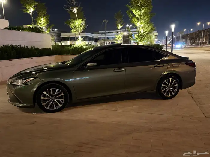 LEXUS ES250 عبداللطيف جميل 4
