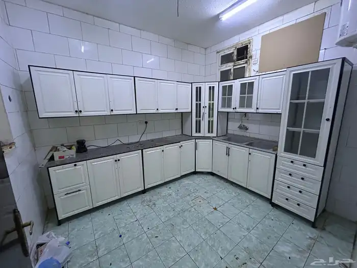 مطبخ شبه جديد ومكيفات شباك بحالة ممتازة 0