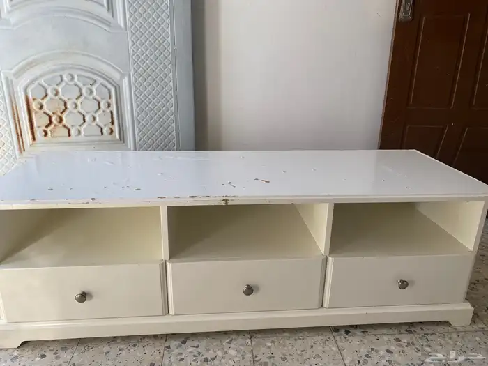 طاولة تلفزيون او طاولة غرفة ايكيا 1