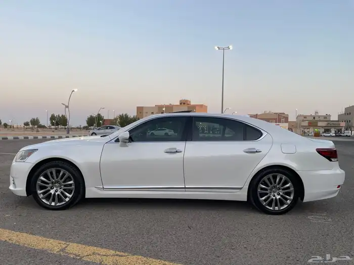 لكزس  LS460 2016 بريمي لارج فل كامل للبيع 2