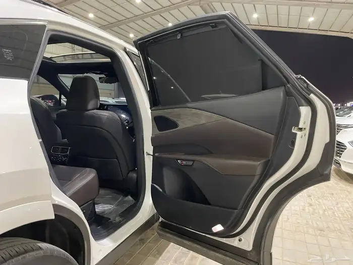 لكزس 2023 Rx350 سعودي سقف بانوراما(هايبرد)2.5H 22