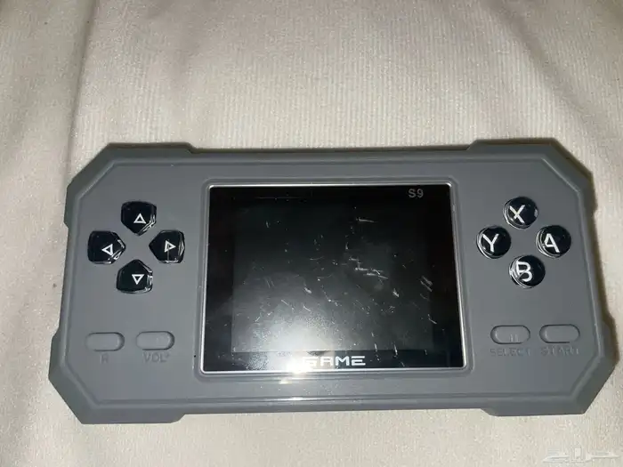 لعبه جميله ما فيها ولا عيب الا الشاشه فيها خدوش السعر  30 0