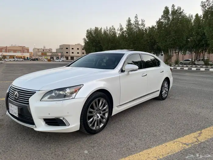 لكزس  LS460 2016 بريمي لارج فل كامل للبيع 1