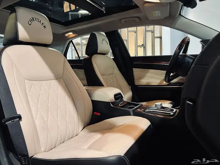 كرايزلر C300 2016 بحاله ممتازه V6 9