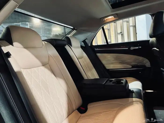 كرايزلر C300 2016 بحاله ممتازه V6 12
